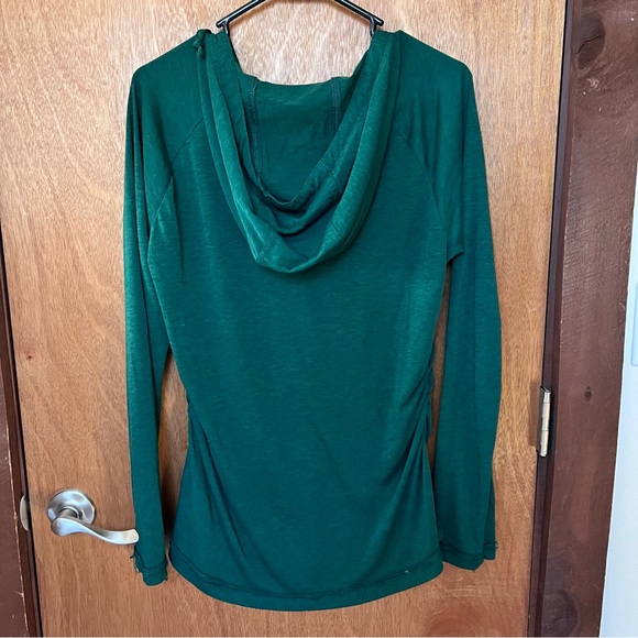 Mountain Hardwear Lightweight Baselayer Wool Blend Hoodie - Picture 2 of 6